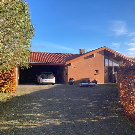 Vaerelse, Bad Og Toilet I Villa Næstved Kültér fotó